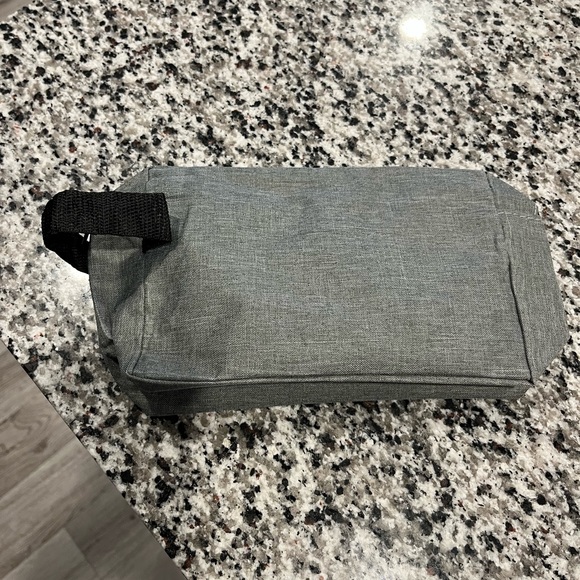 Stylish Gray Accessories Bag - Picture 3 of 4